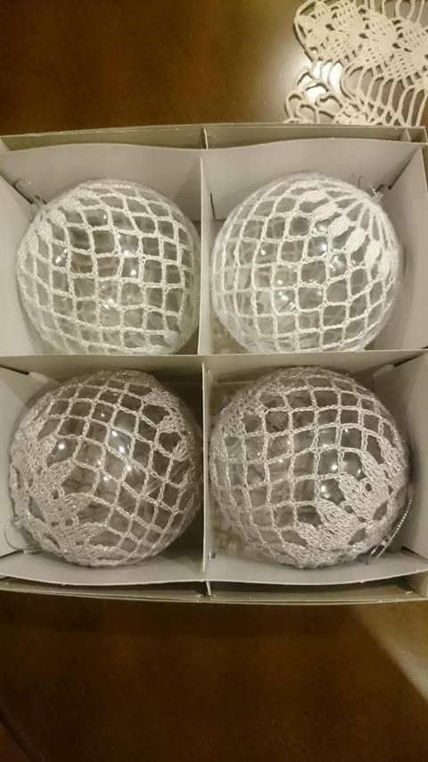 Ozdoba choinkowa szydełkowa