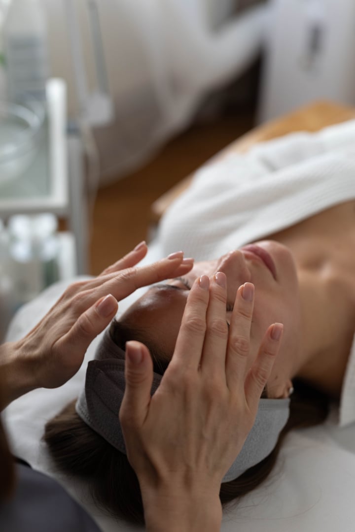 Nail treatment in salon