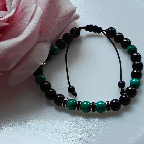 Larvikit & Czarny Agat – Nowoczesna Elegancja