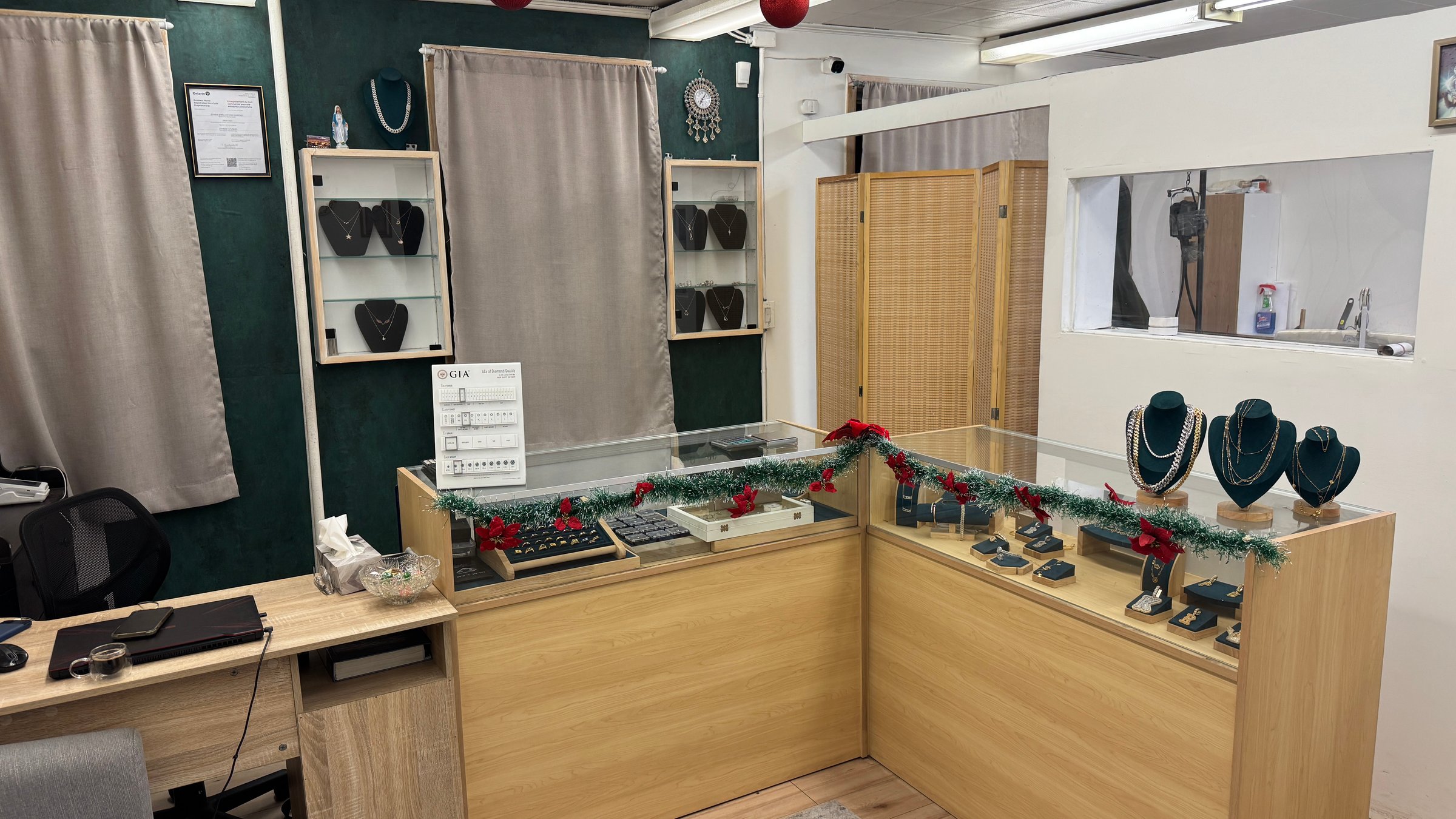 Tutunjian Jewelry craftsmanship