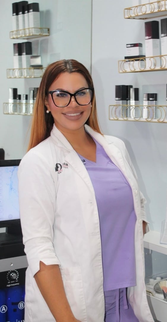 Analie - Aesthetician & LMT