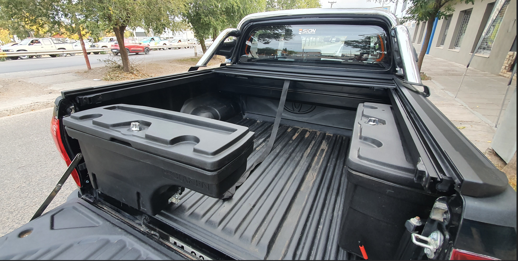 Baúl Retráctil Kraken para Toyota Hilux