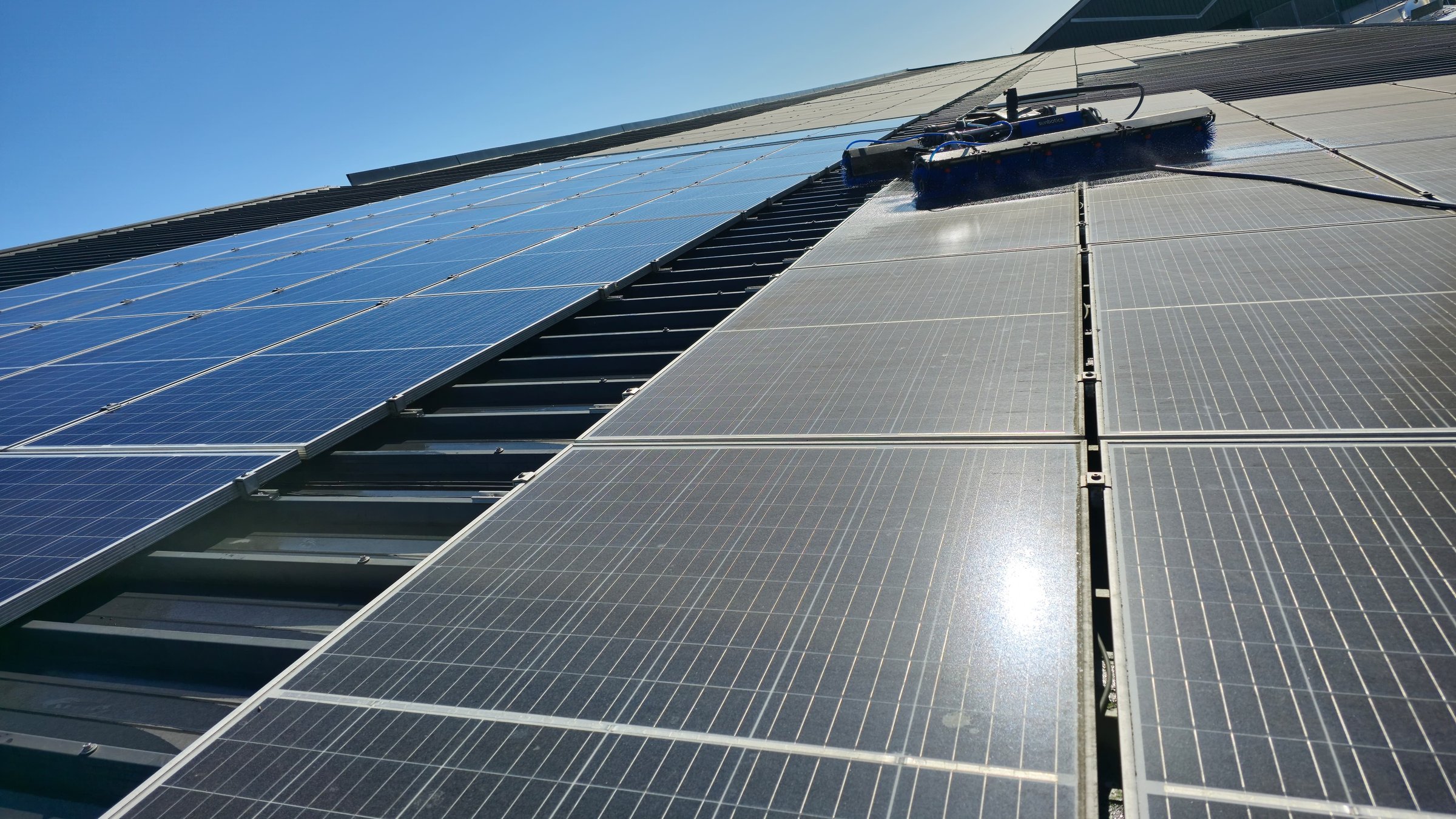 Solar panel cleaning service