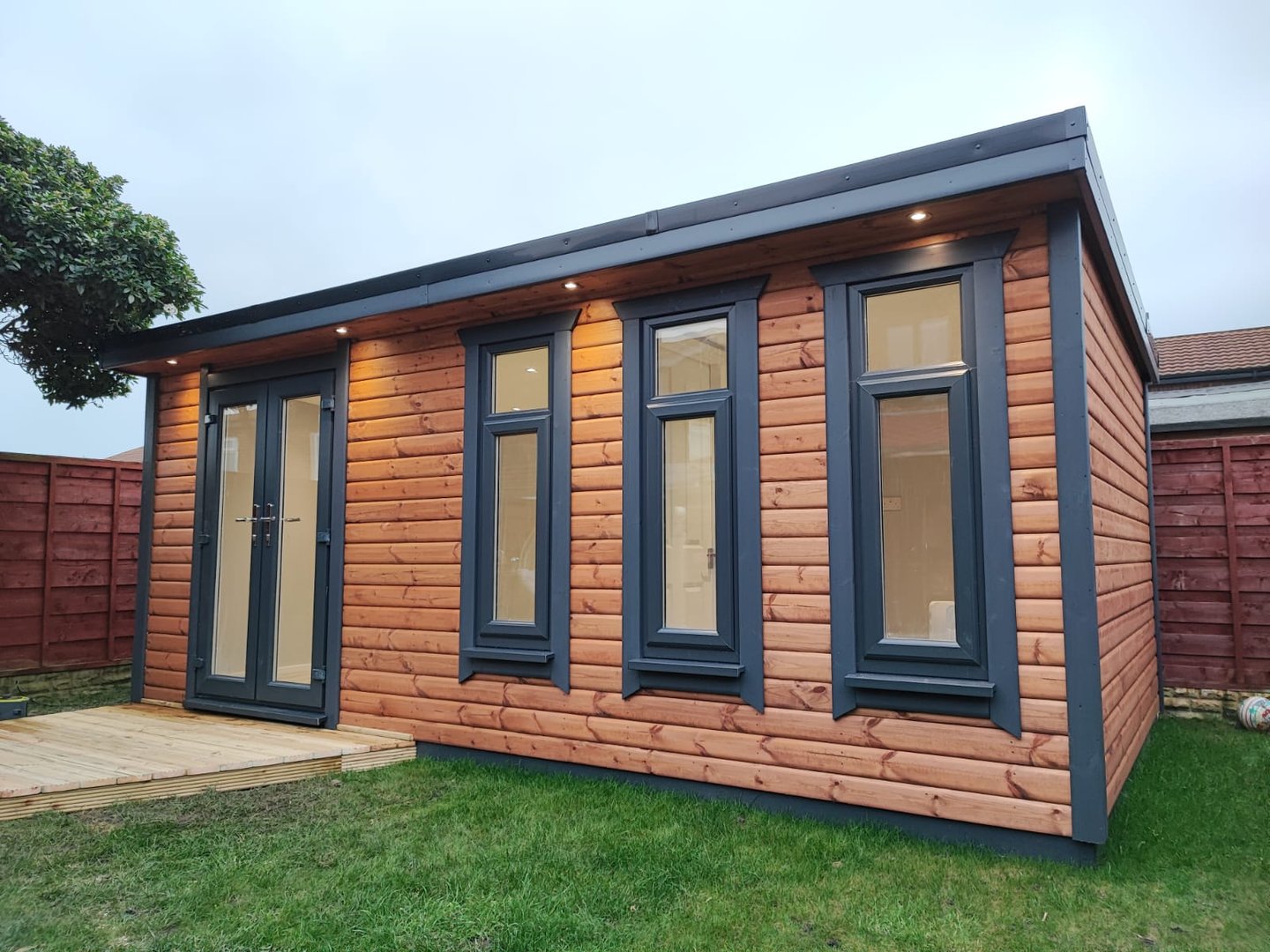 Insulated garden room
