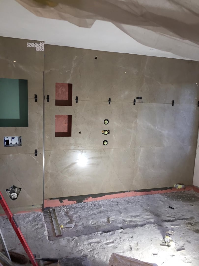 Großformat Fliesenverlegung