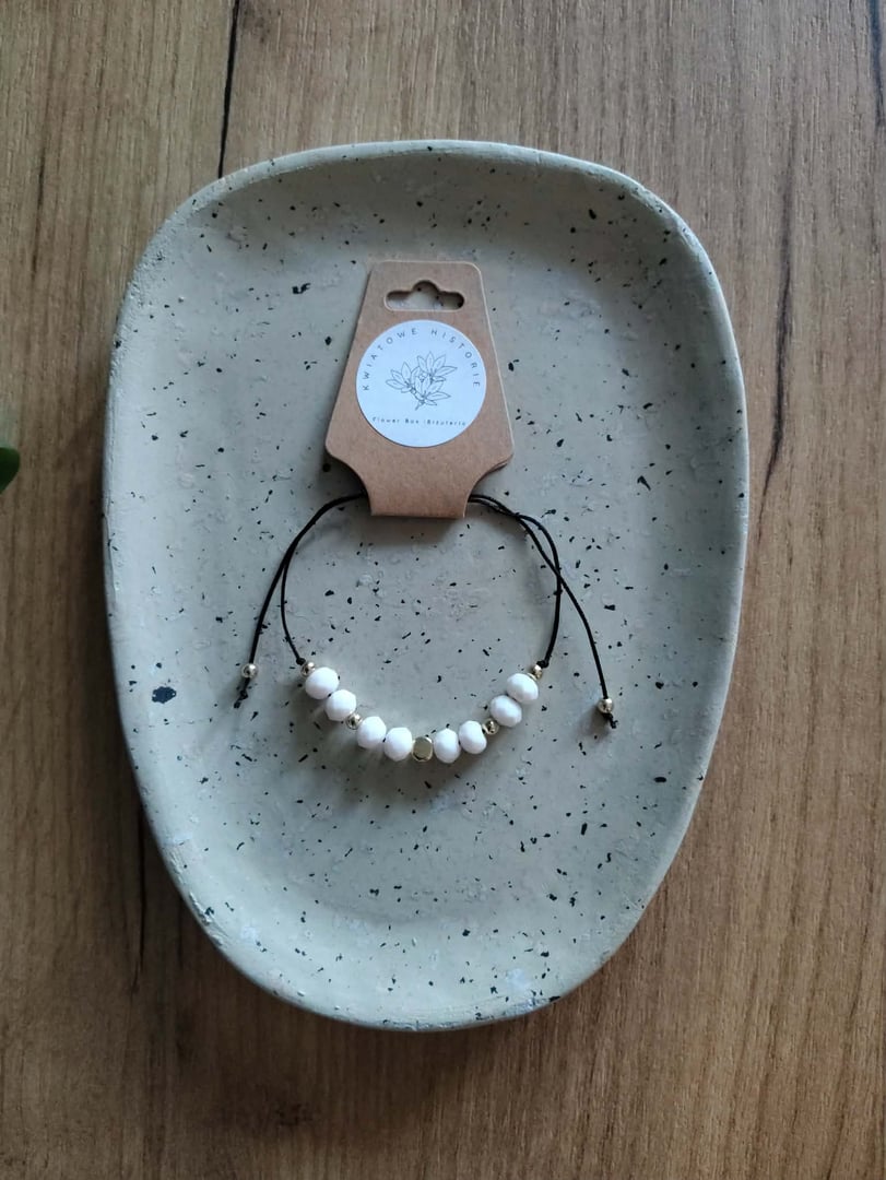 Bransoletka regulowana na sznurku