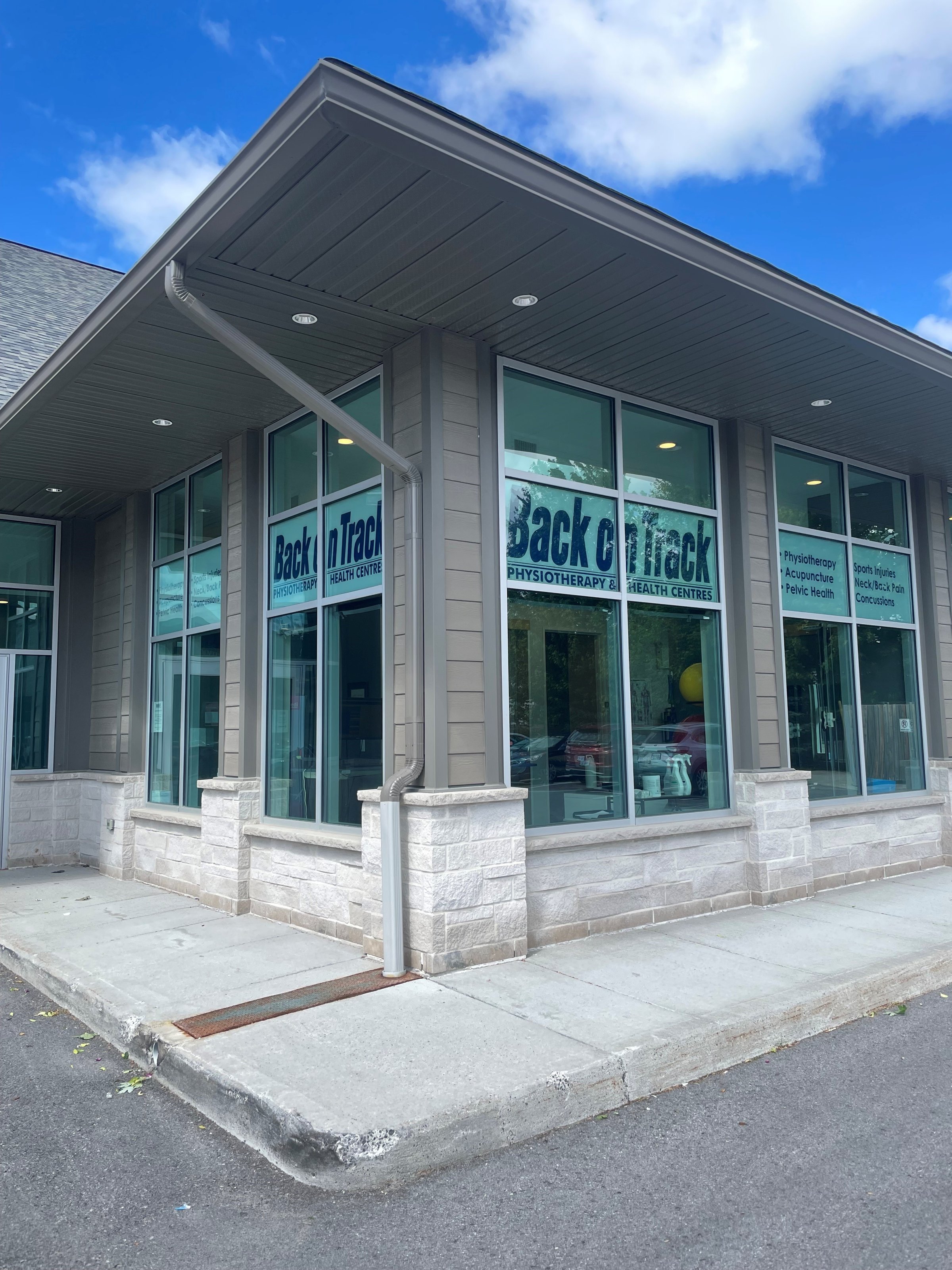 Front entrance of Richmond clinic