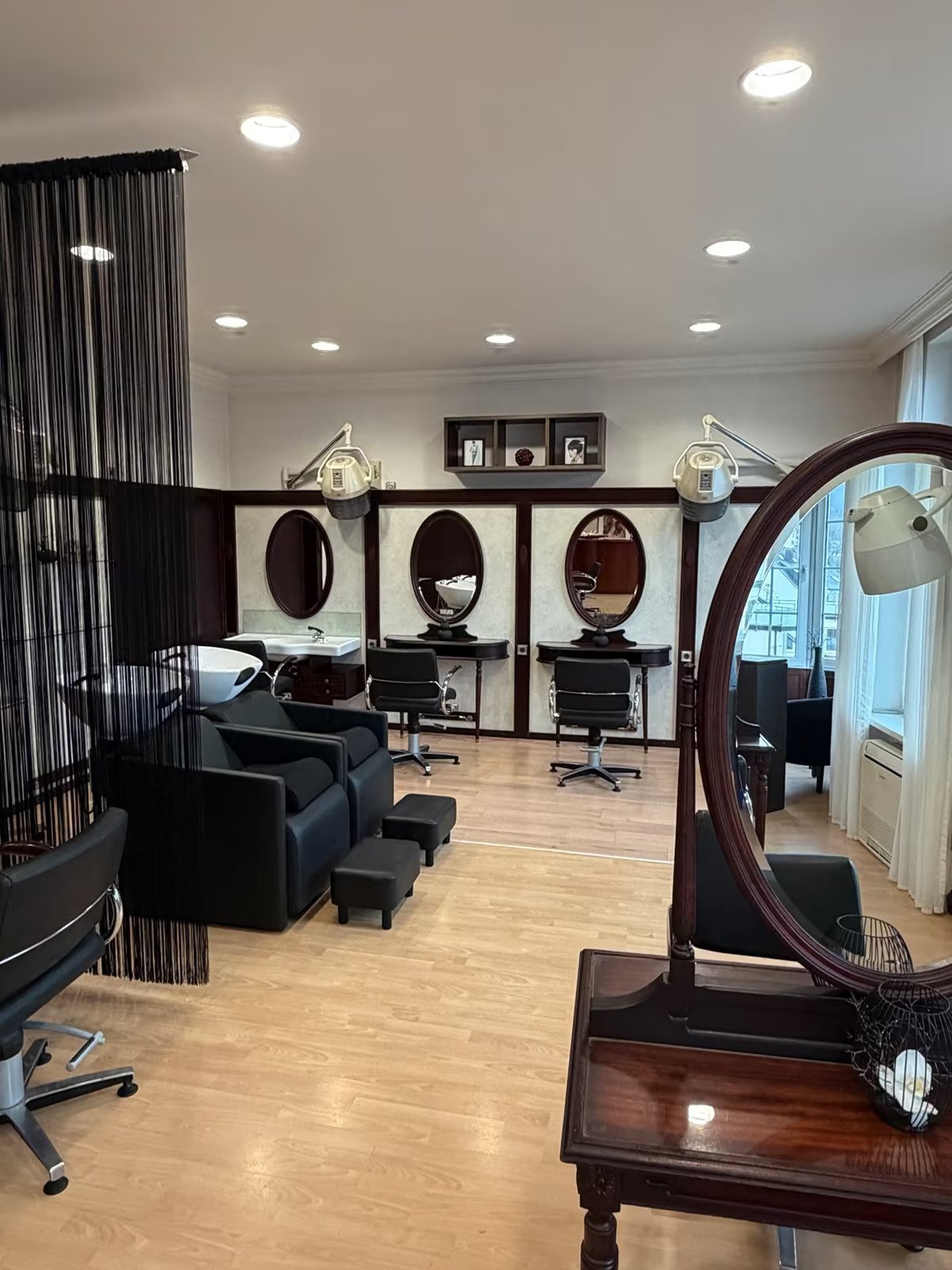 Frisiersalon Hauptansicht