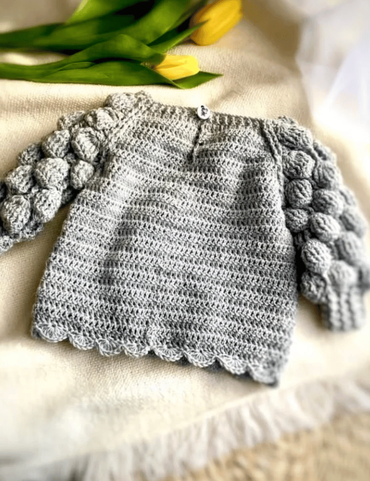 Sweterek dziecięcy - zdjęcie 3