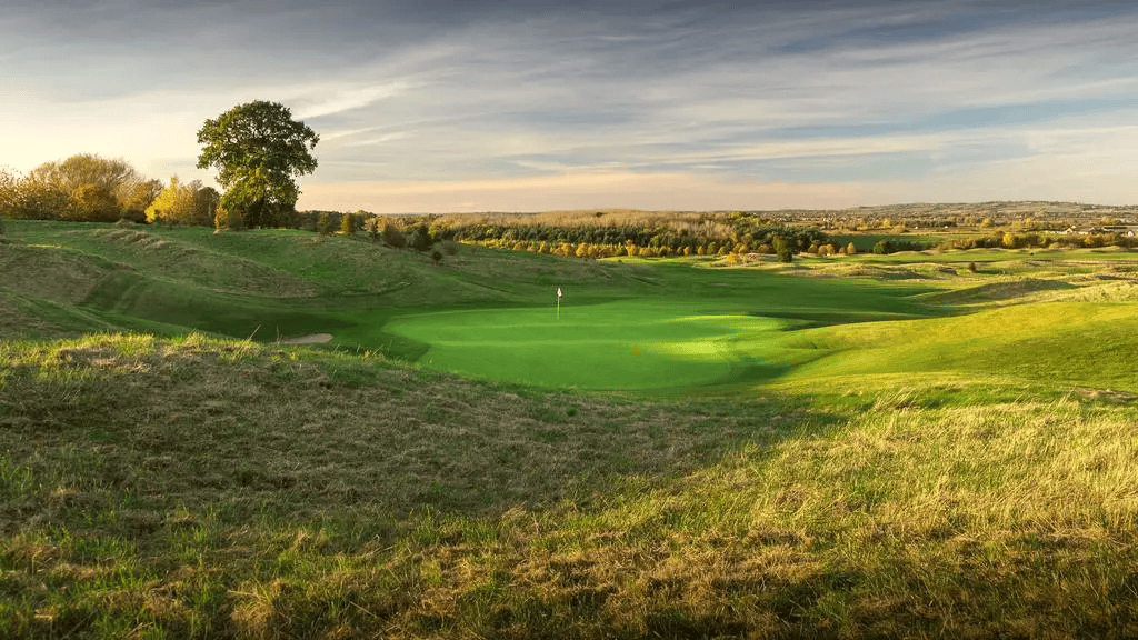 The Oxfordshire Golf Hotel sunset green championship course evening golf