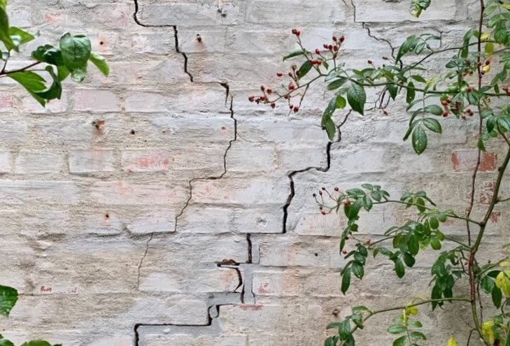 Sætningsskade på hus