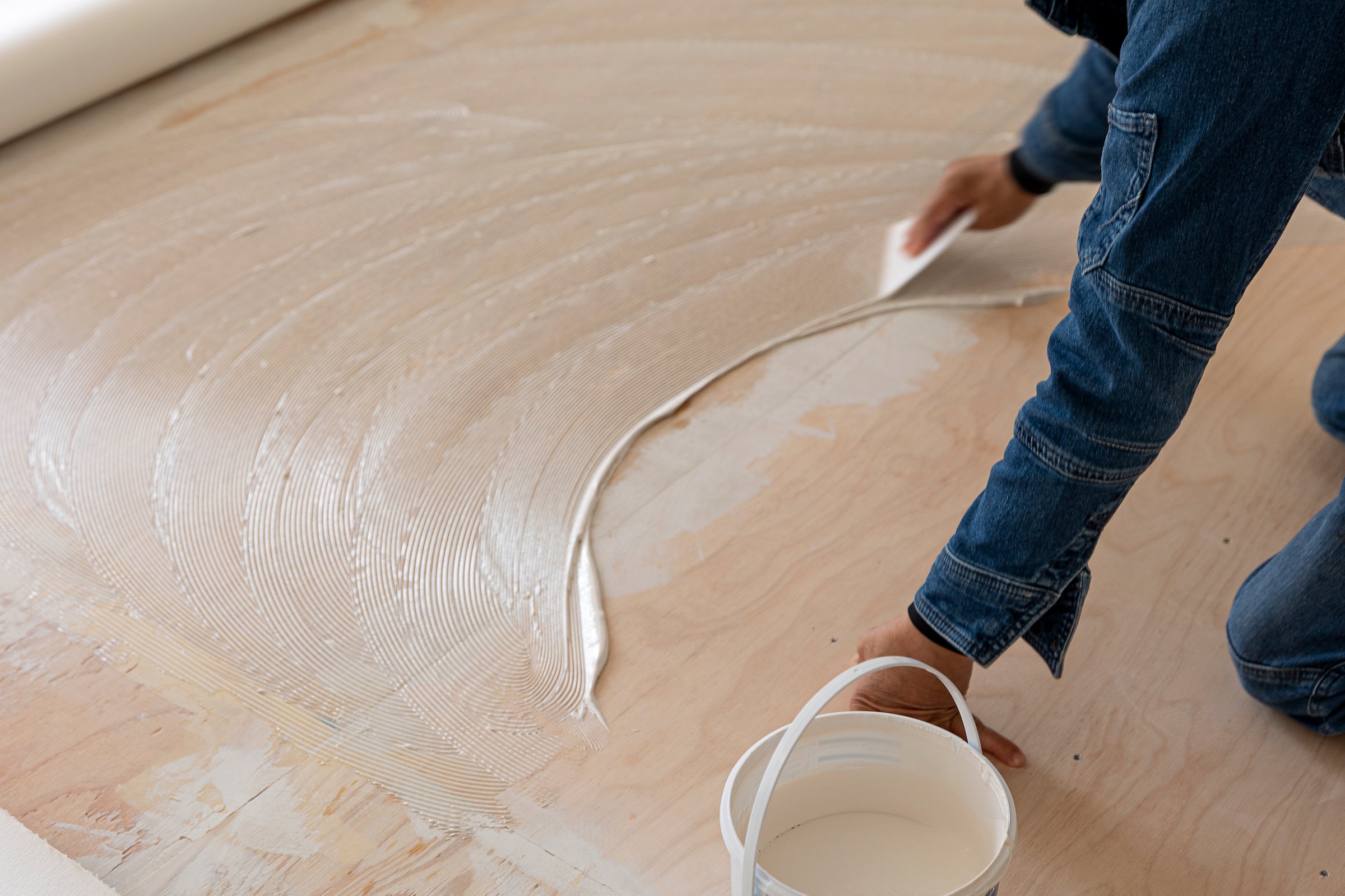 Professional Craftsman Installing Cushion Floor – Home Renovation Work