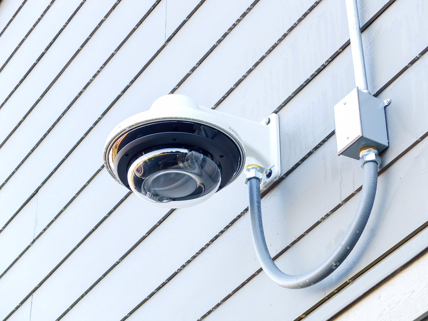 CCTV camera mounted on the wall, all-round view of the area