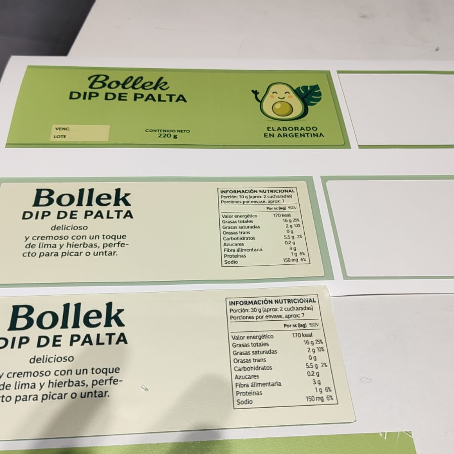 Etiquetas troqueladas para comida orgánica en frascos con medio corte especializado