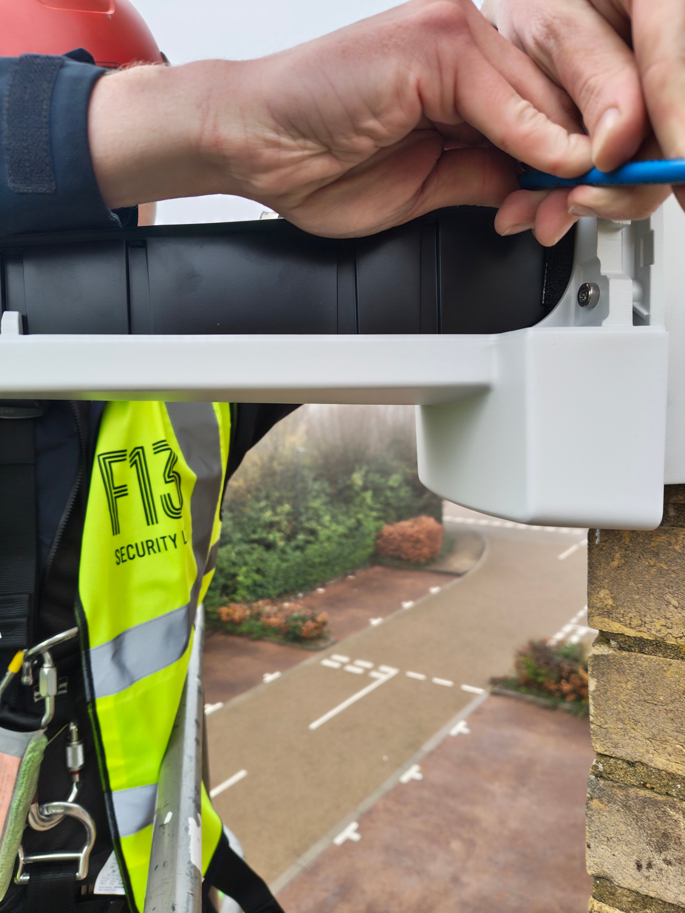 F13 Security professional installation