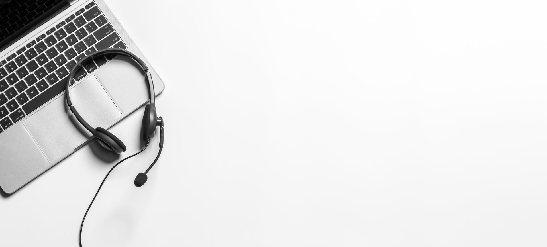 Headset and customer support equipment at call center