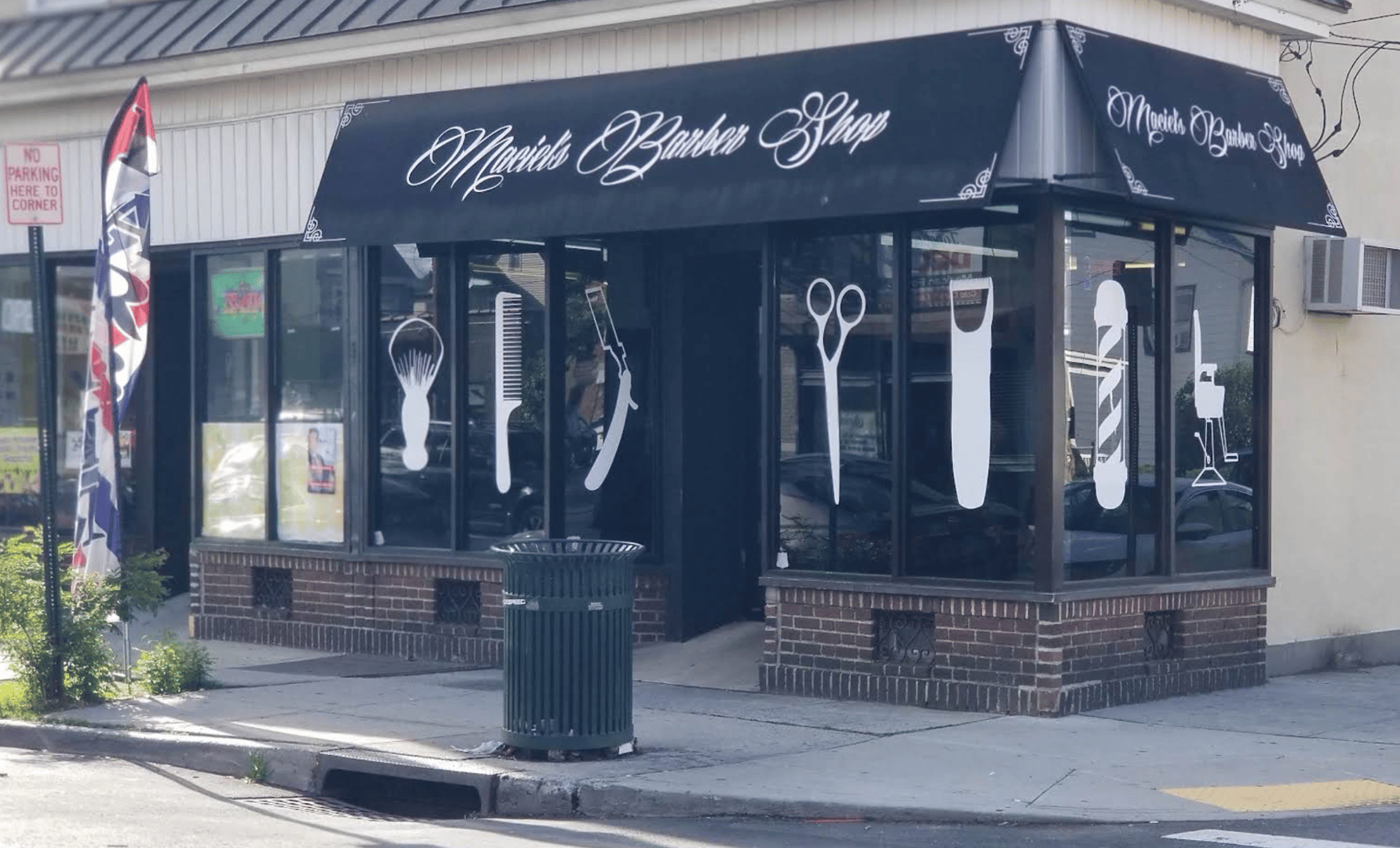 Maciel's Barber Shop interior