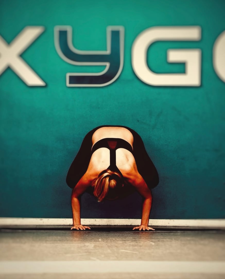 Oxygen+ Background 2