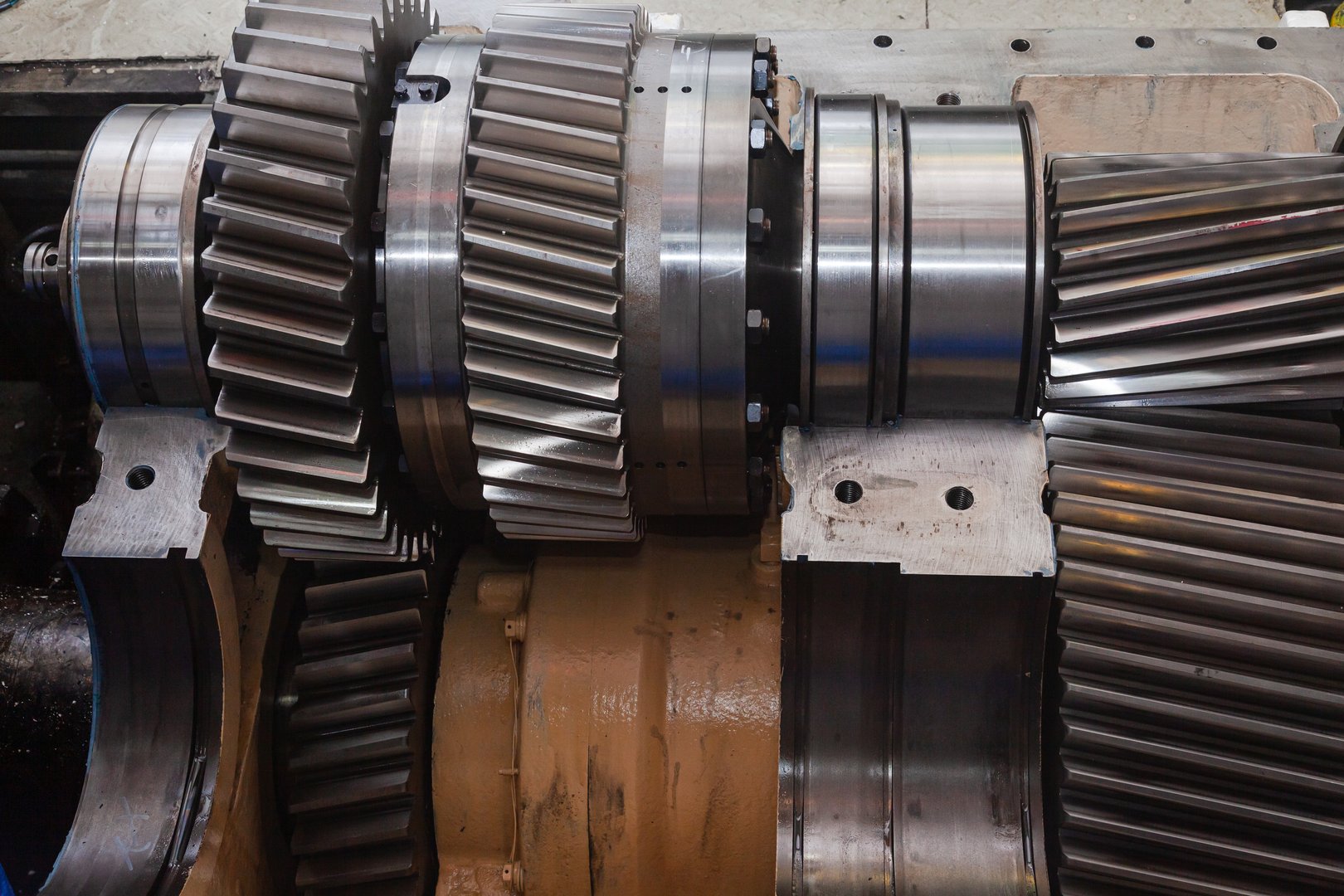 Large marine gearbox with large gears on the shaft.