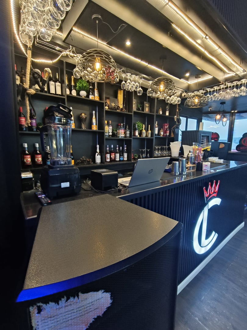 CRONIER LOUNGE interior