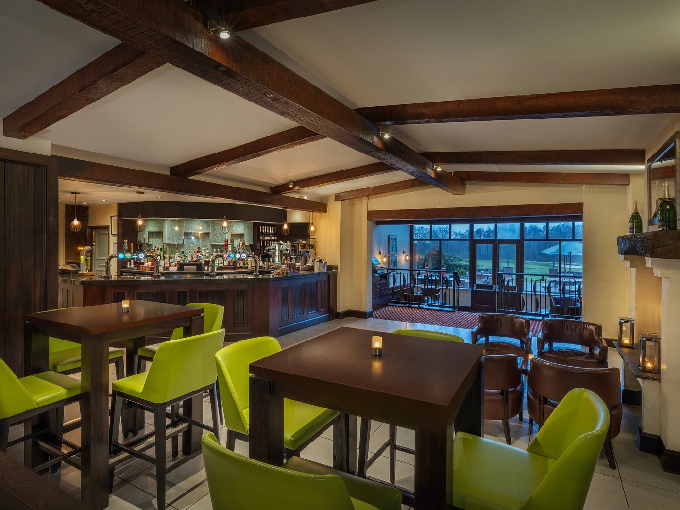 Macdonald Hill Valley bar area restaurant dining perfect atmosphere