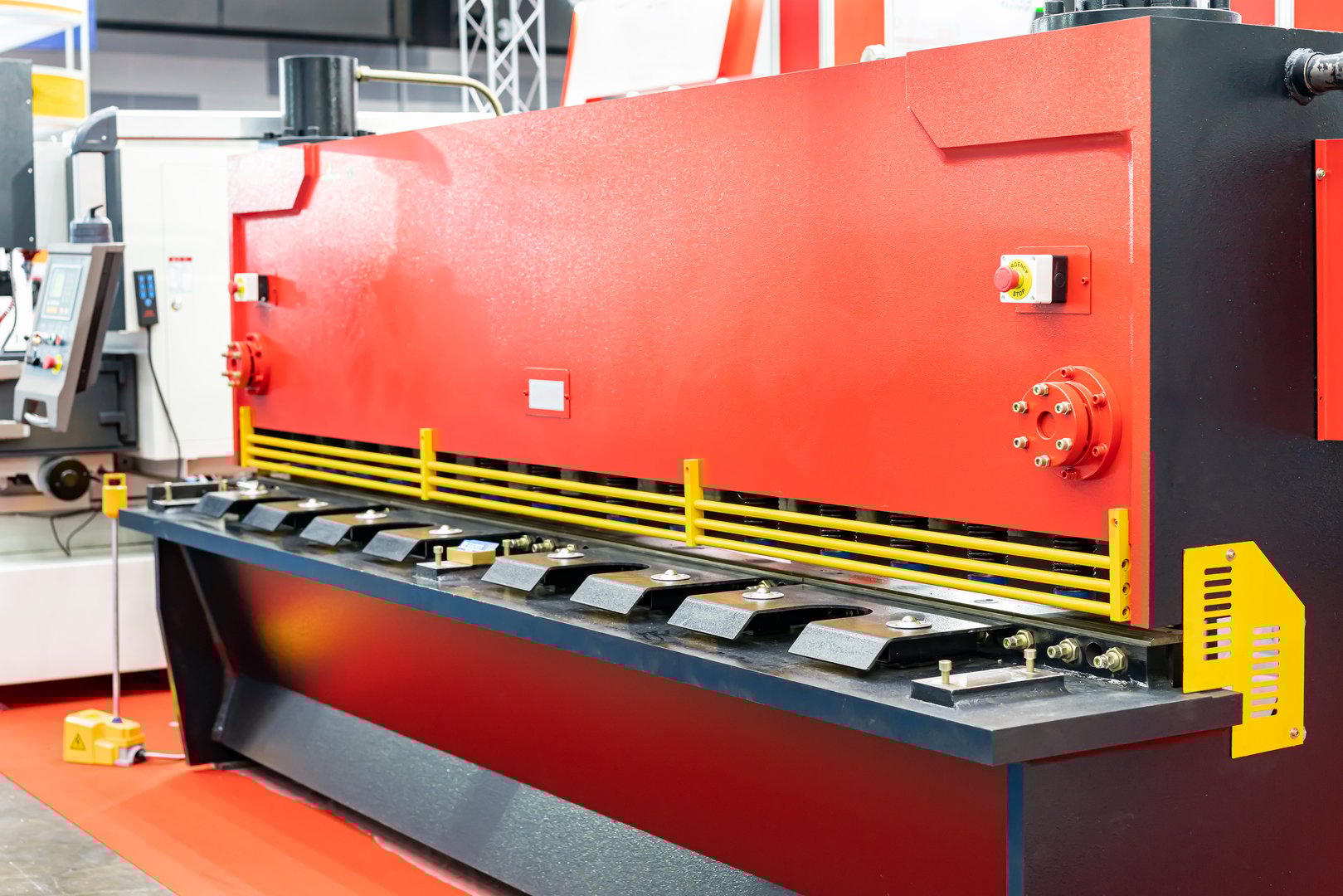 High accuracy hydraulic shearing machine for cutting metal sheet or plate in industrial