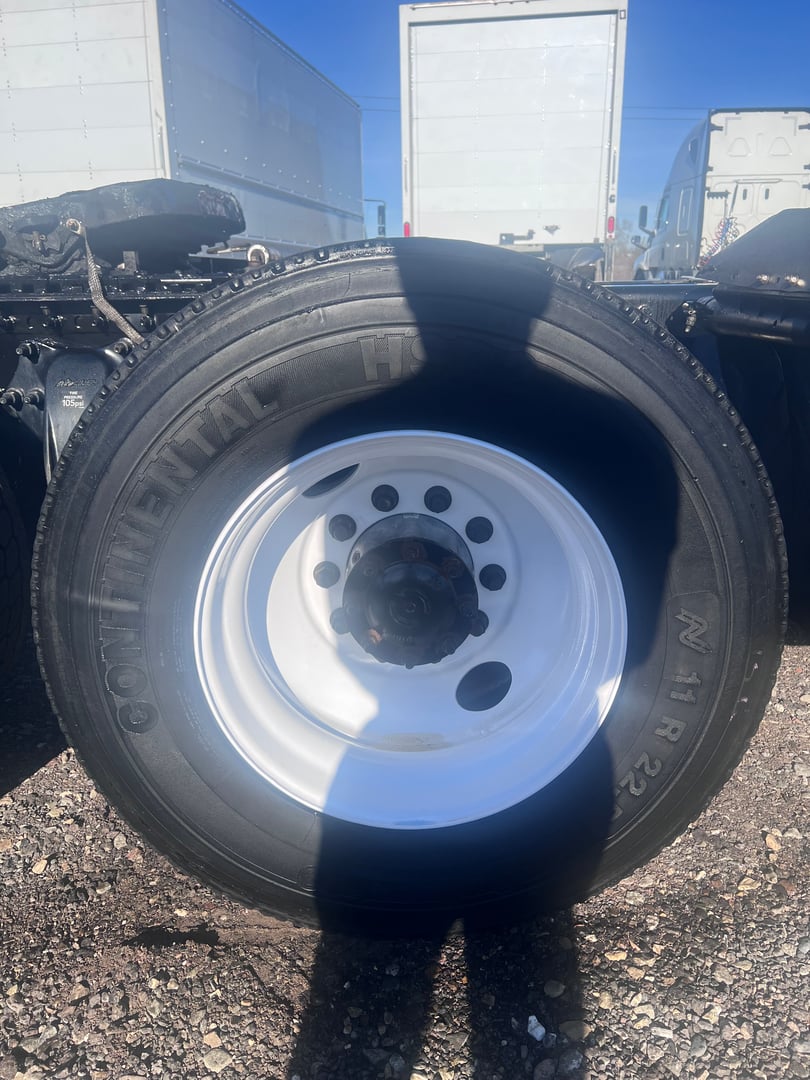 2018 Freightliner Cascadia 113 Day Cab - IMG_1096