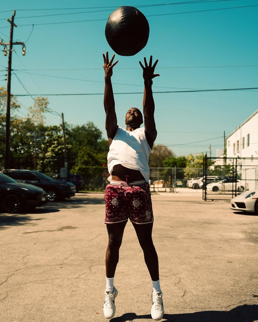 Derius Fluker training clients at DBC Fitness
