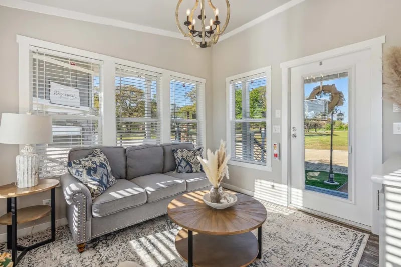 Champion 520MS Living Room