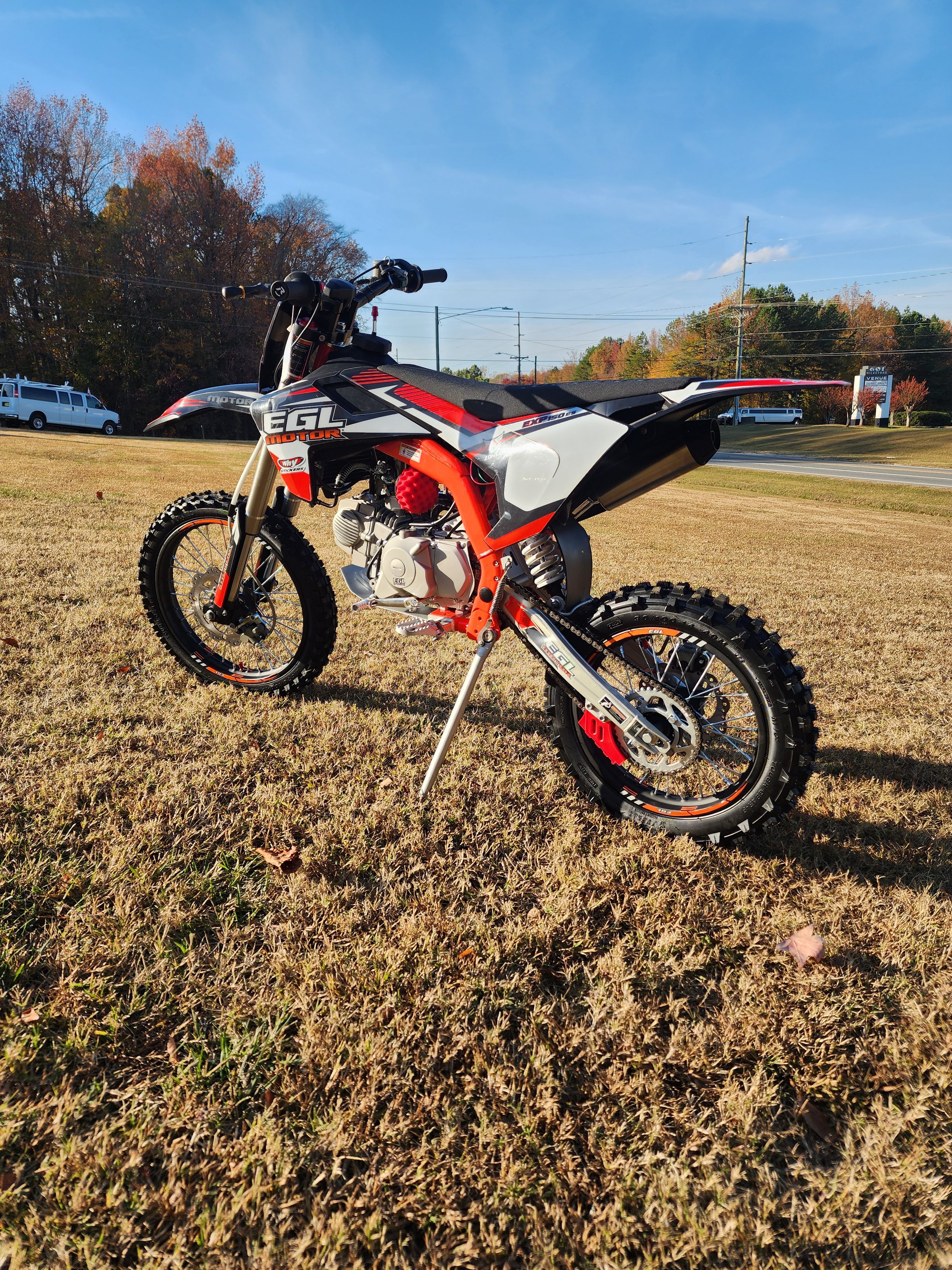 EGL 150 ES Dirt Bike full view