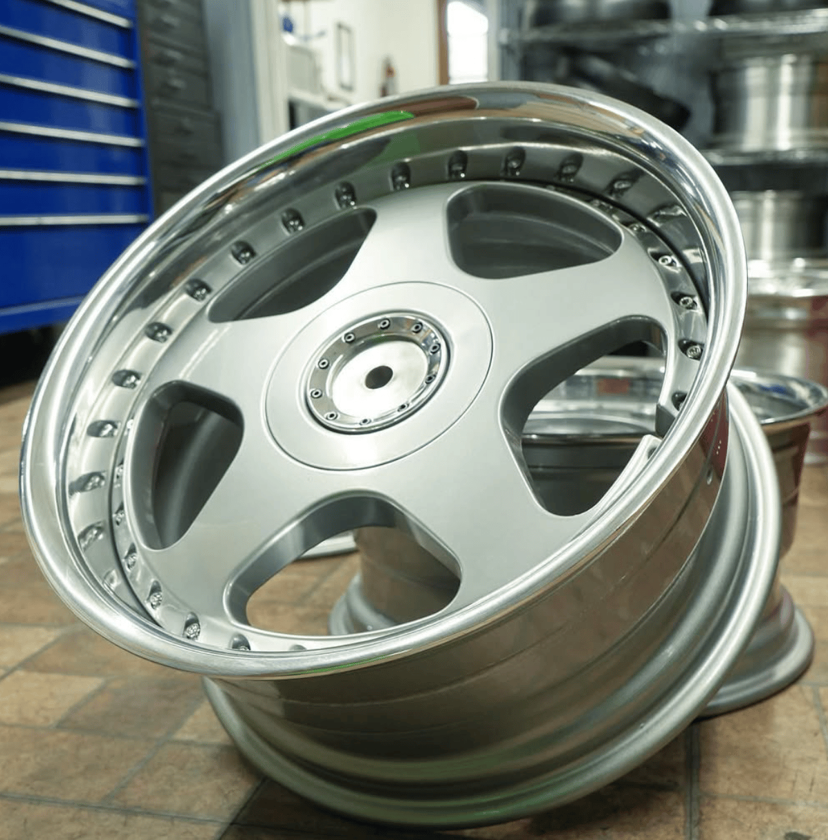 Custom wheels display