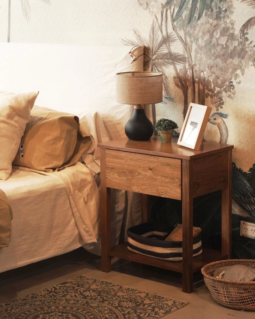 Mesa de Luz de Petiribi con un cajón