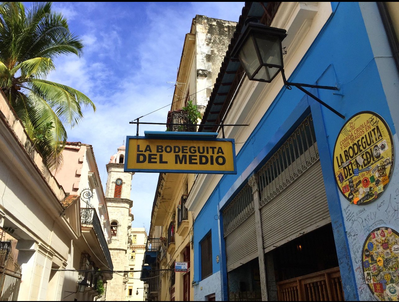 La Bodeguita del Medio - Bar histórico en La Habana donde se perfeccionó el mojito