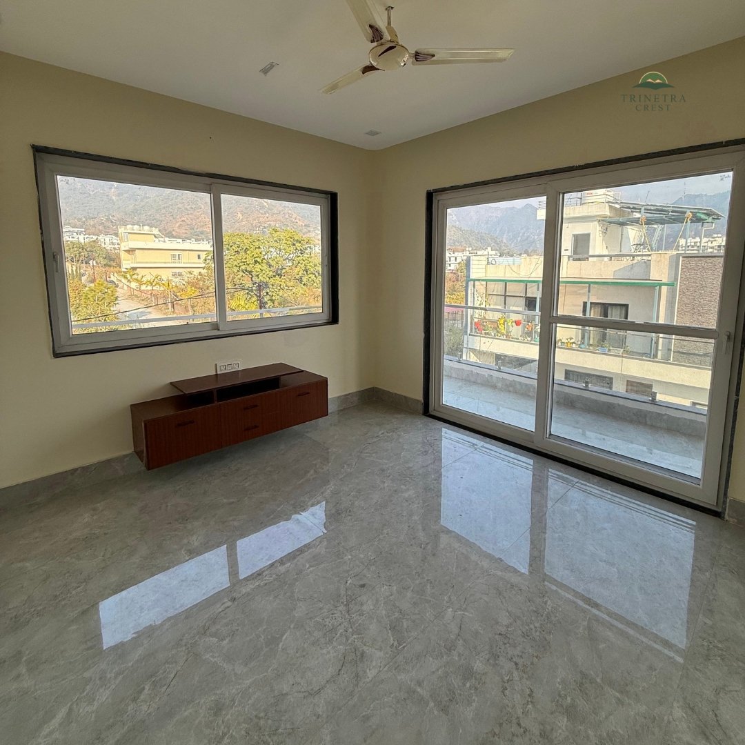 Trinetra Crest interior view