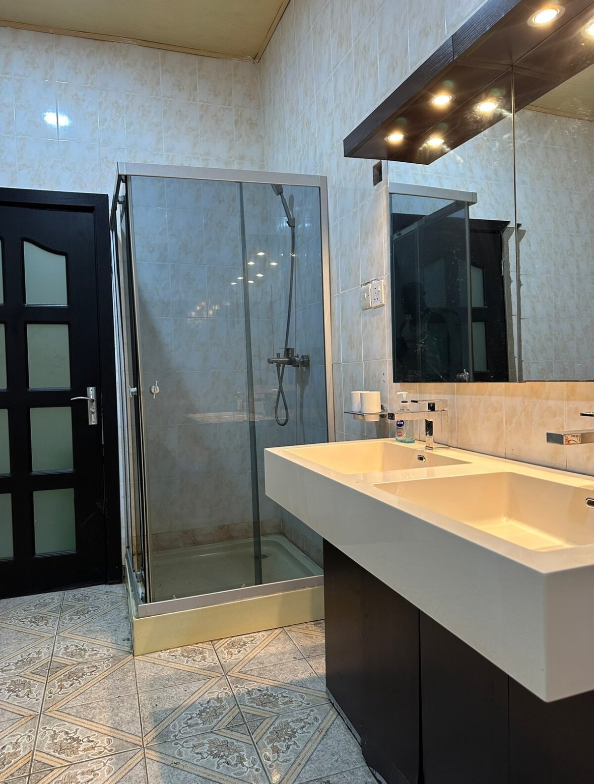 JT Executive Home interior