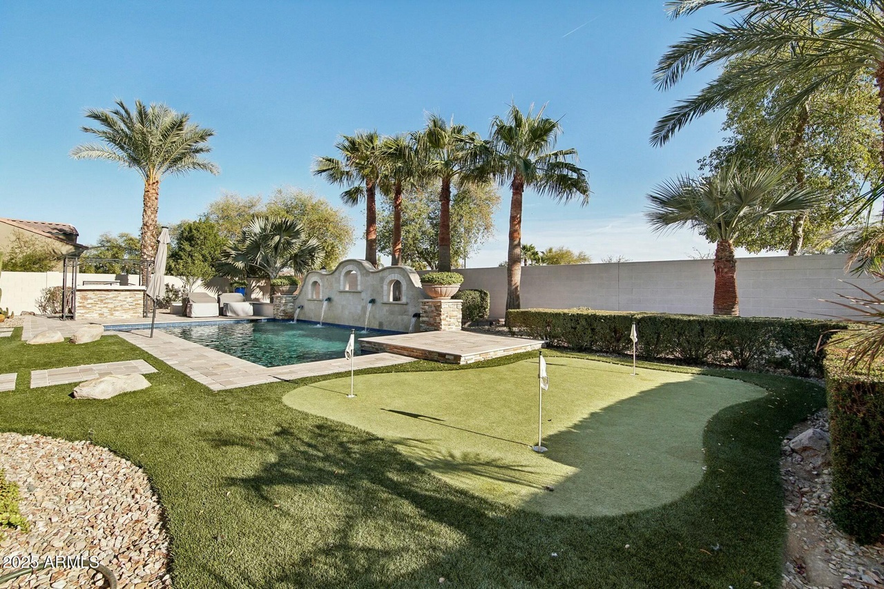 House in Goodyear, Arizona - Photo 11