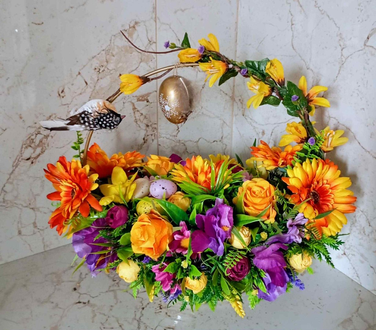 Wielkanocna kompozycja kwiatowa