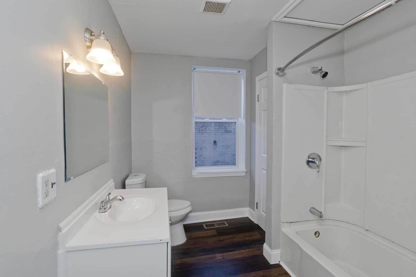 116 Fort Pleasant Ave Unit 1L - Bathroom