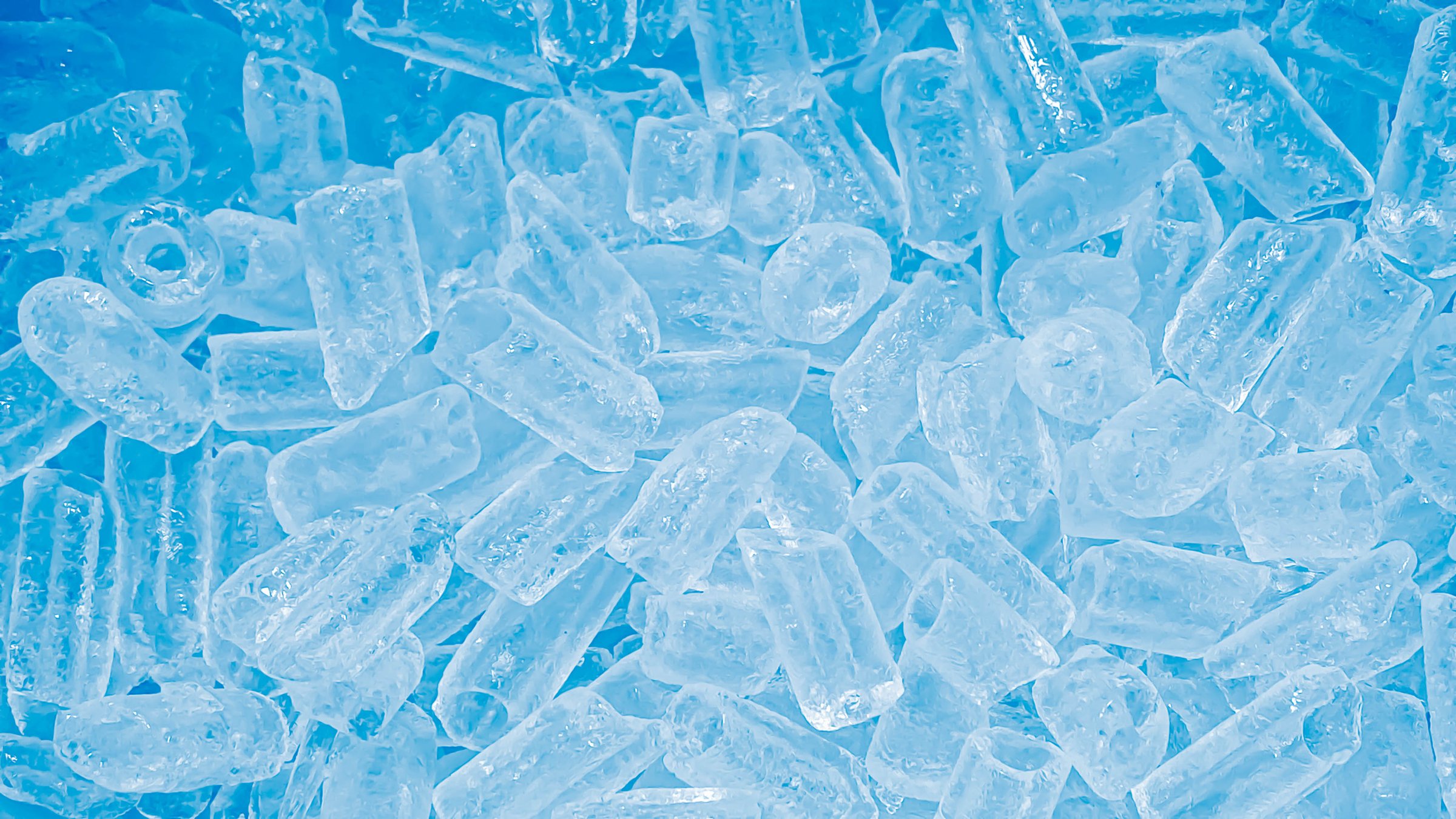 icecubes background,icecubes texture,icecubes wallpaper,ice helps to feel refreshed and cool water from the icecubes helps the water refresh your life and feel good.ice drinks for refreshment business