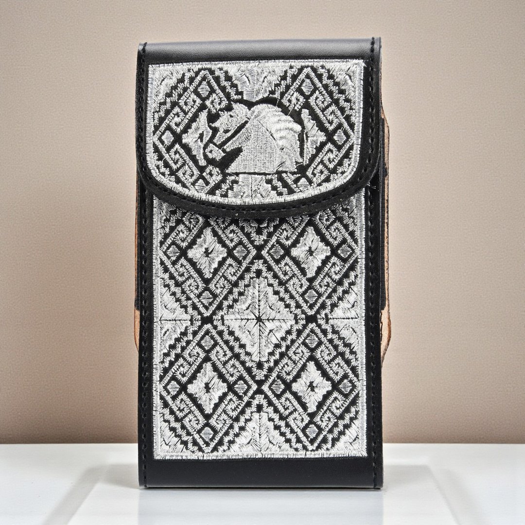 Accessories - alpaca and leather goods