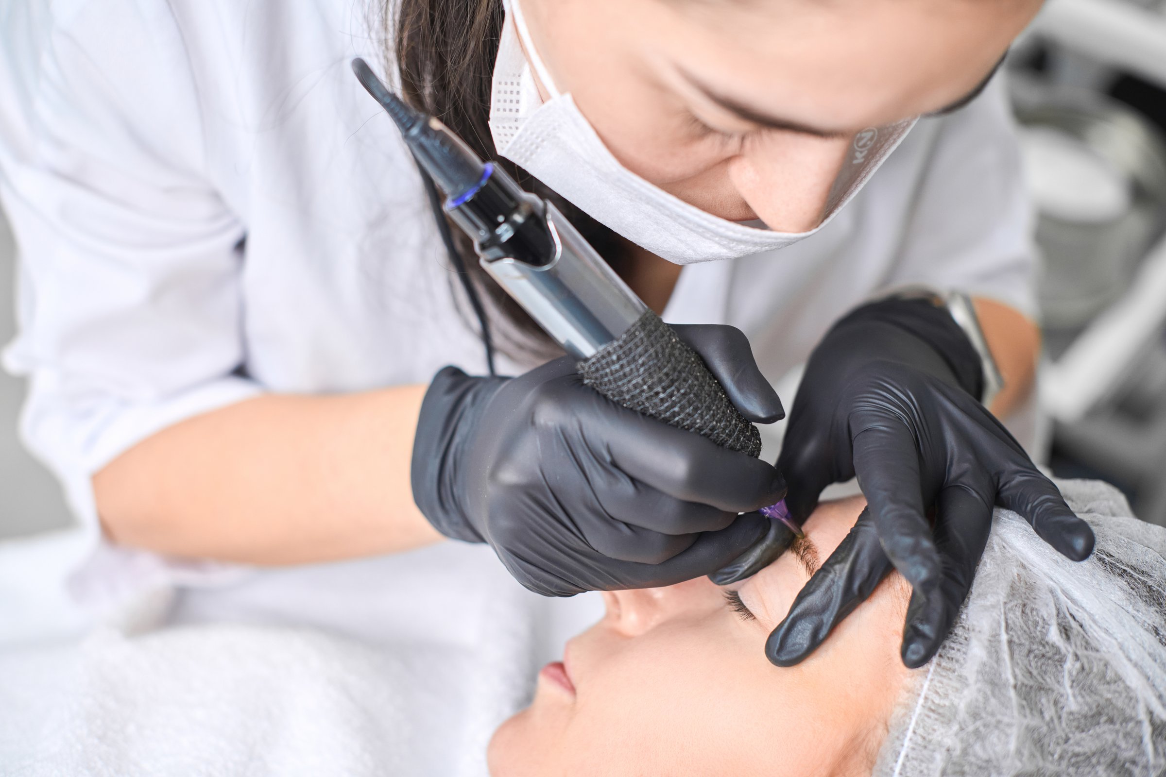 Cejas micropigmentadas profesionales