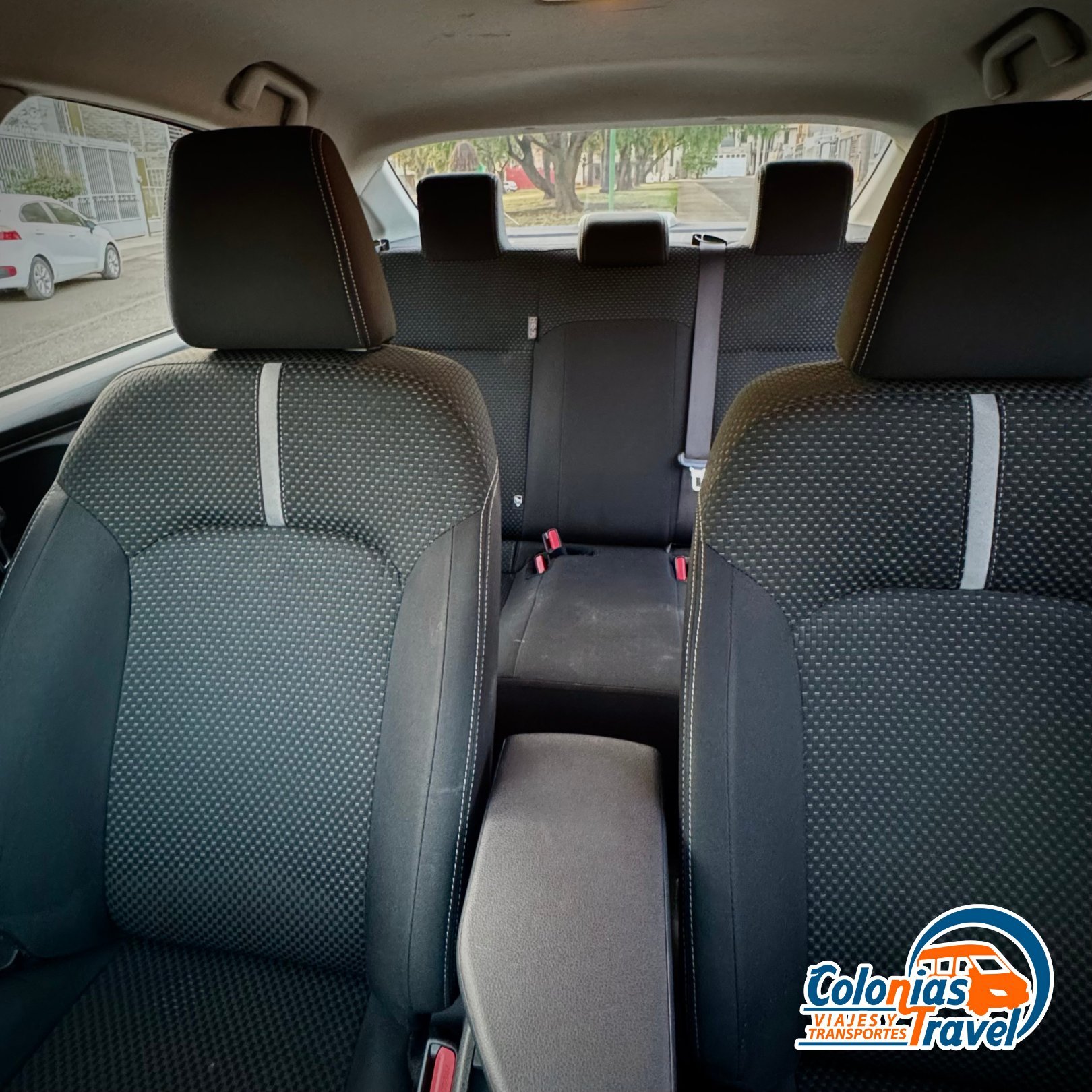 Toyota Yaris 4 pasajeros - Vista 5