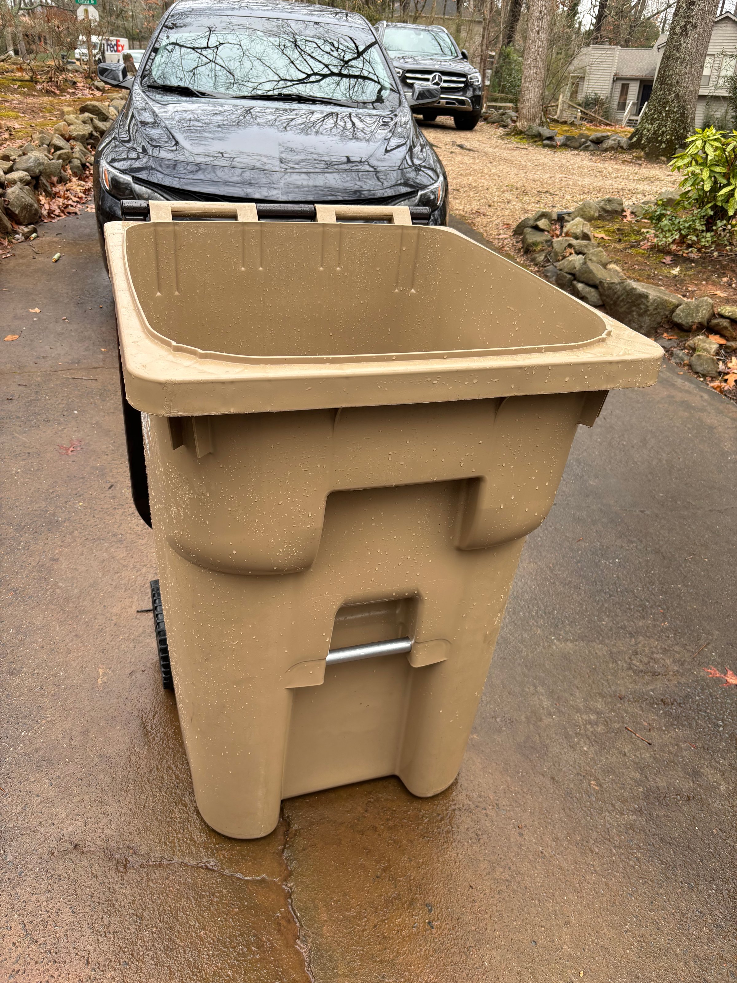 Clean trash bin after professional cleaning