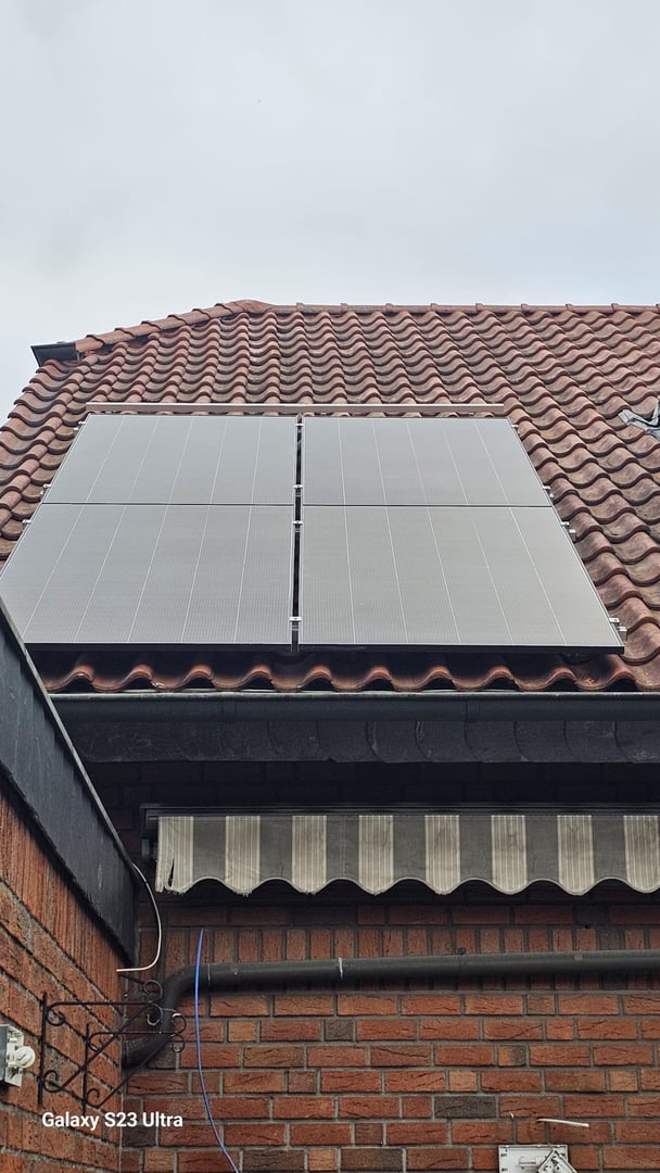 Dachservice Meneses Fuentes Photovoltaik-Montage