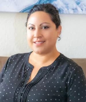 Headshot of Silvia Cruz-Twisselman, MS, AMFT, Associate Therapist at Nugent Family Counseling Center