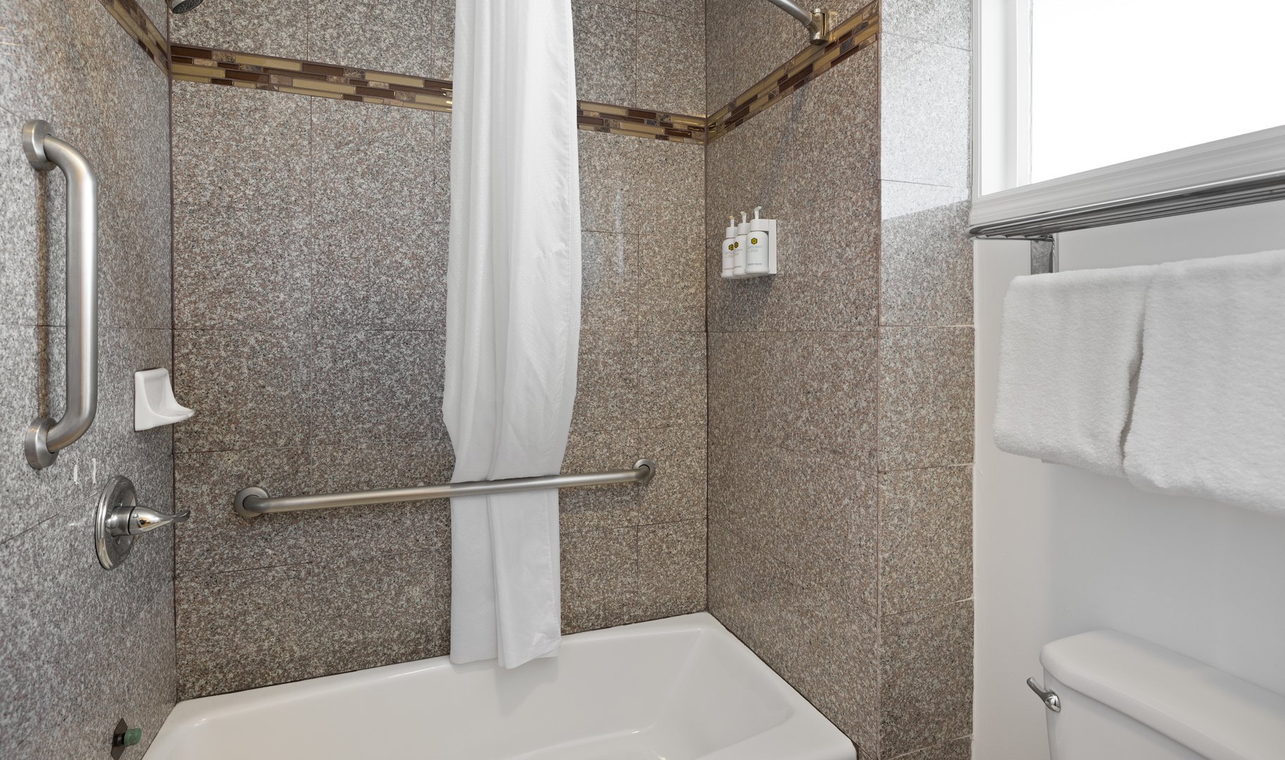 Gateway Lodge Seaside Classic King Bath