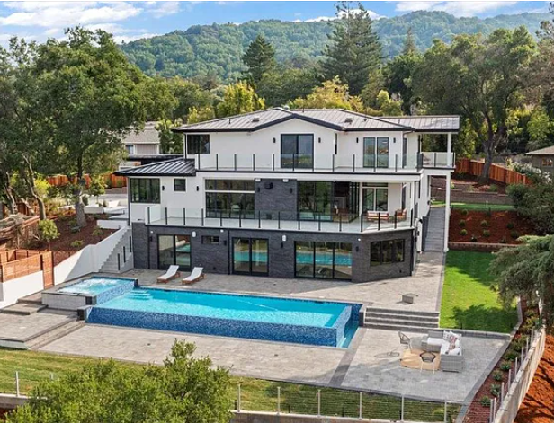 Luxury custom home in Saratoga