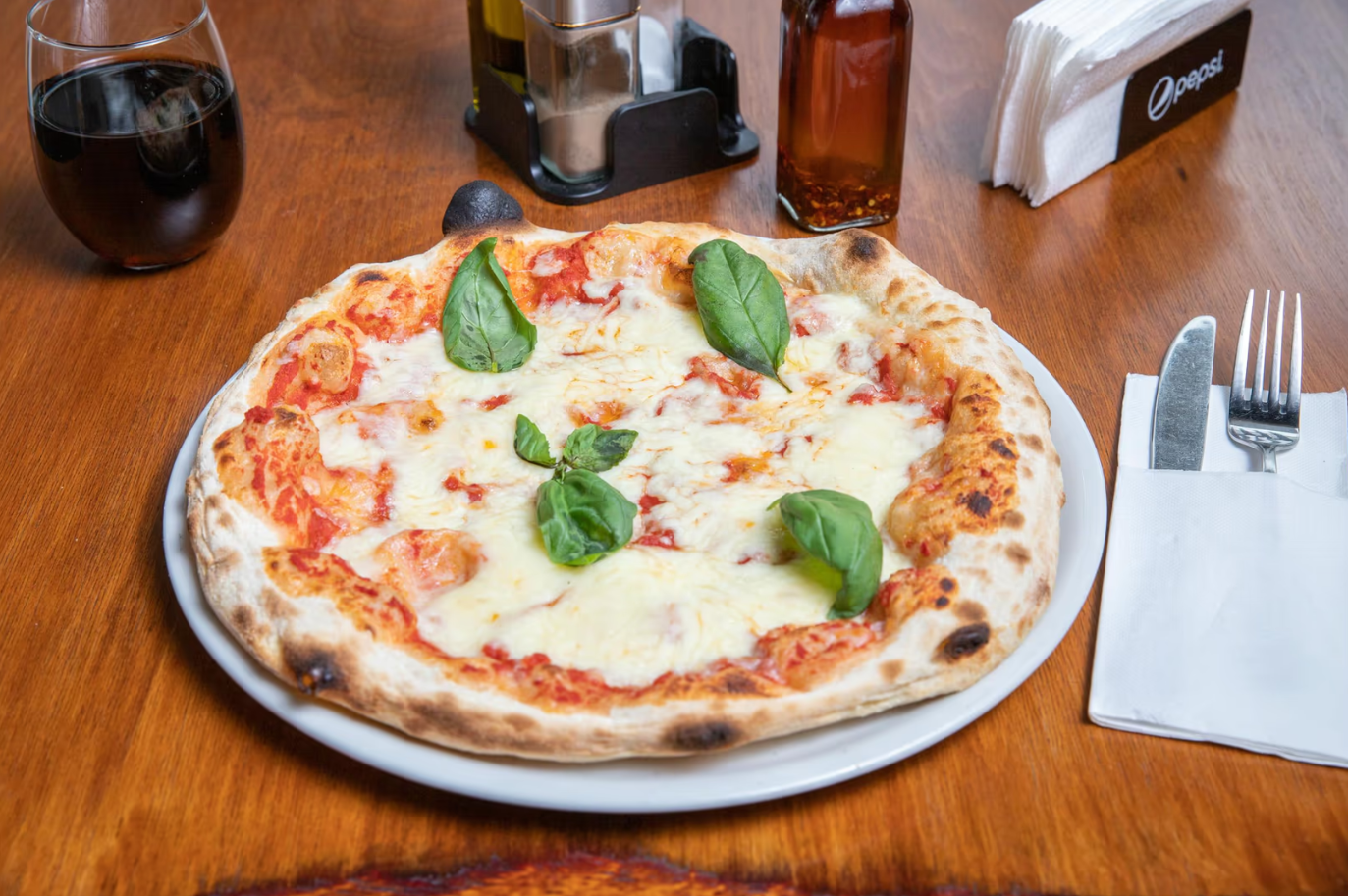 Pizza Margherita la Tavă