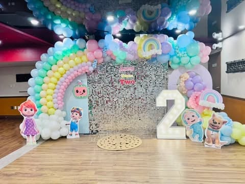 Bespoke Installations - G Creation Ottawa balloon setup