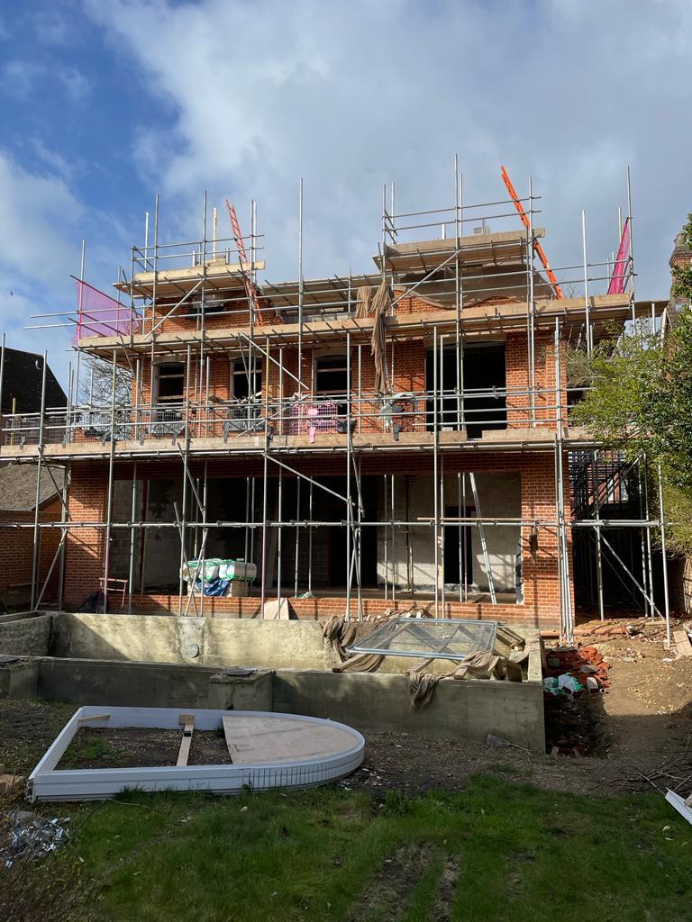 Modern 6 bedroom town house under construction